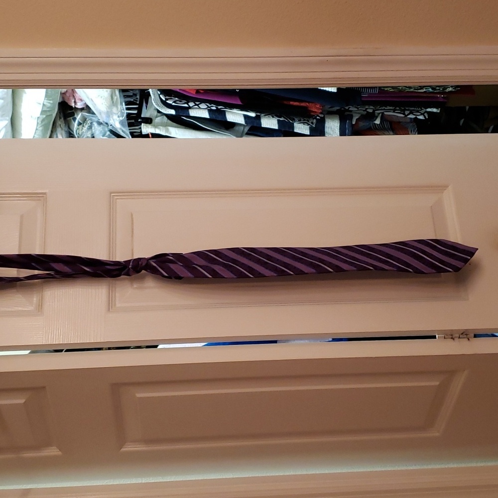 Men's tie
